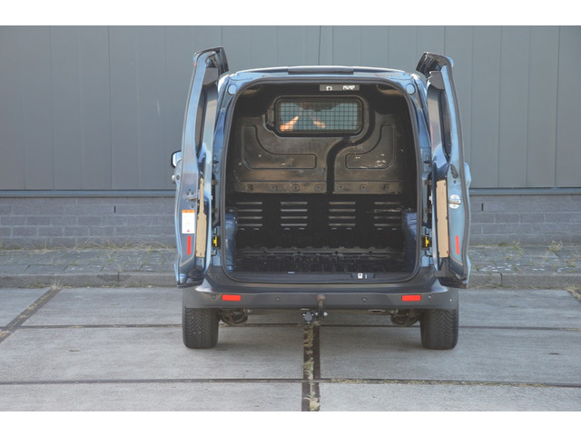 Foto 2 van Ford Transit Courier 1.5 TDCI Euro 6 Trend Duratorq S&S Airco Schuifdeur Trekhaak