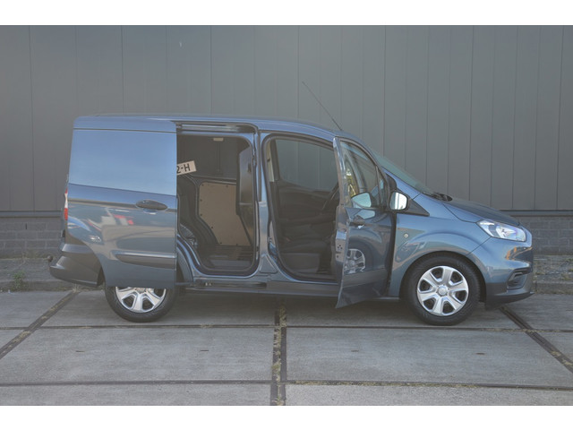Foto 3 van Ford Transit Courier 1.5 TDCI Euro 6 Trend Duratorq S&S Airco Schuifdeur Trekhaak