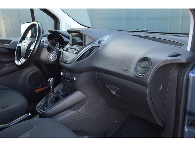 Foto 4 van Ford Transit Courier 1.5 TDCI Euro 6 Trend Duratorq S&S Airco Schuifdeur Trekhaak