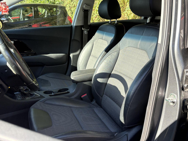 Foto 5 van Kia Niro 1.6 GDi Hybrid DynamicLine - Navigatie - Climate Control - Trekhaak - Cruise Control