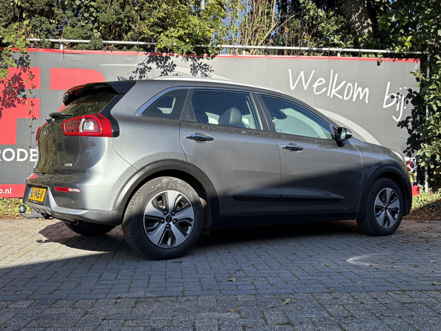 Foto 8 van Kia Niro 1.6 GDi Hybrid DynamicLine - Navigatie - Climate Control - Trekhaak - Cruise Control