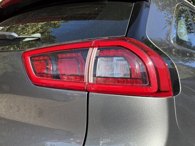 Foto 9 van Kia Niro 1.6 GDi Hybrid DynamicLine - Navigatie - Climate Control - Trekhaak - Cruise Control