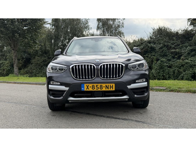 Foto 10 van BMW X3 - xDrive30i High Executive