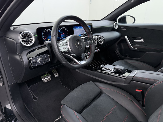 Foto 9 van Mercedes-Benz A-Klasse Sedan 180 Automaat AMG Line Night Premium Stoelverwarming Camera Apple Carpla