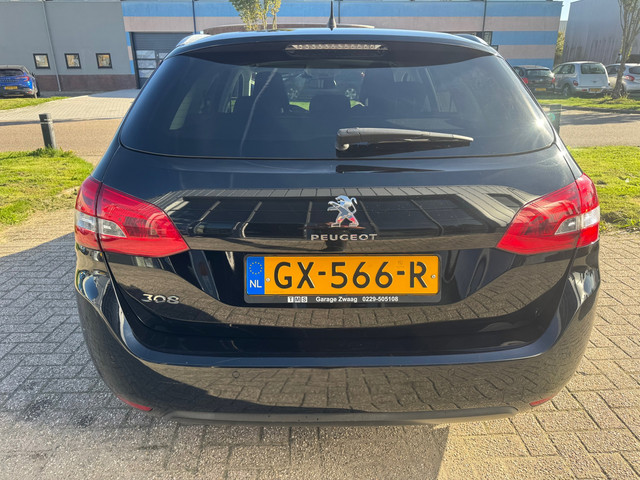 Foto 5 van Peugeot 308 SW 1.2 PureTech Blue Lease Premium