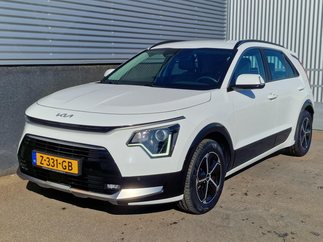 Foto 3 van Kia Niro 1.6 GDi Hybrid DynamicLine 1e eign. Nederlandse auto, Navigatie, Achteruitrijcamera, Parkee