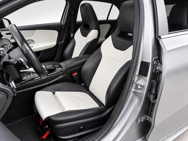 Mercedes-Benz A-klasse 250|AMG Premium paint|PANO |2Tone-Leer|Camera|Burmester-Audio|SfeerLicht | Pr