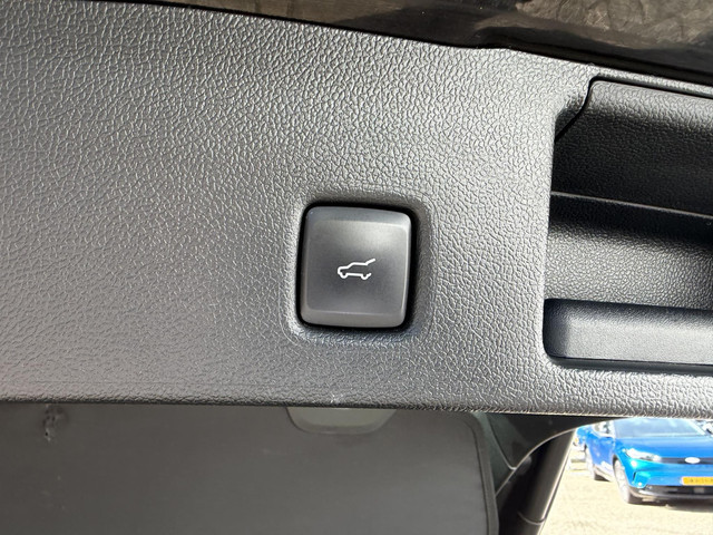 Foto 10 van Ford Kuga 2.5 PHEV ST-Line X | Trekhaak | AGR-stoelen | Winter Pack | Bang&Olufsen | 2.100kg trekgew
