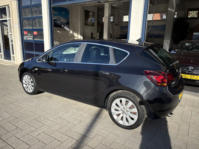 Foto 10 van Opel Astra 1.4 Turbo Cosmo NL AUTO/NW APK 09/27/NAVI/CLIMA