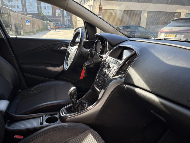 Foto 4 van Opel Astra 1.4 Turbo Cosmo NL AUTO/NW APK 09/27/NAVI/CLIMA
