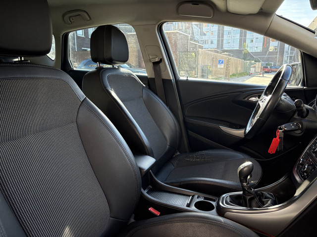 Foto 3 van Opel Astra 1.4 Turbo Cosmo NL AUTO/NW APK 09/27/NAVI/CLIMA