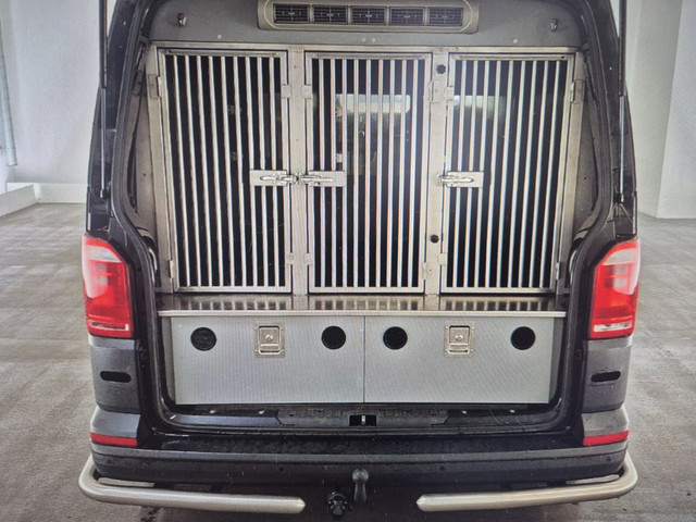 Foto 3 van Volkswagen Transporter 2.0 TDI 150pk dsg hondenvervoer Highline 3x hond climate regeling prof. inric
