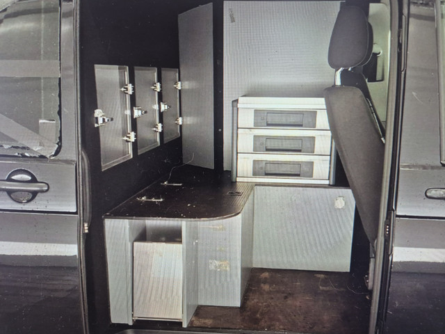 Foto 7 van Volkswagen Transporter 2.0 TDI 150pk dsg hondenvervoer Highline 3x hond climate regeling prof. inric
