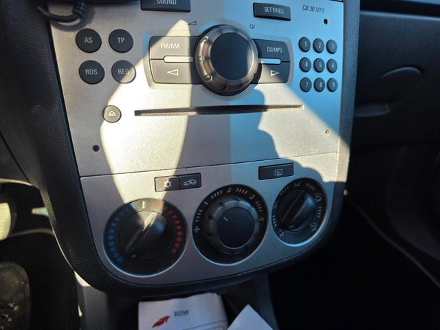 Foto 2 van Opel Corsa 1.4-16V Enjoy 5-deurs *apk:09-2027*