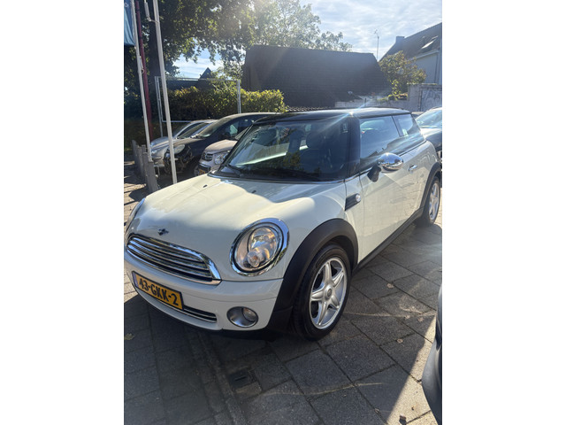 Foto 9 van MINI 3-deurs 1.6 Cooper Chili Super complete en strakke, mooie Mini Cooper!! Origineel navigatie, Di