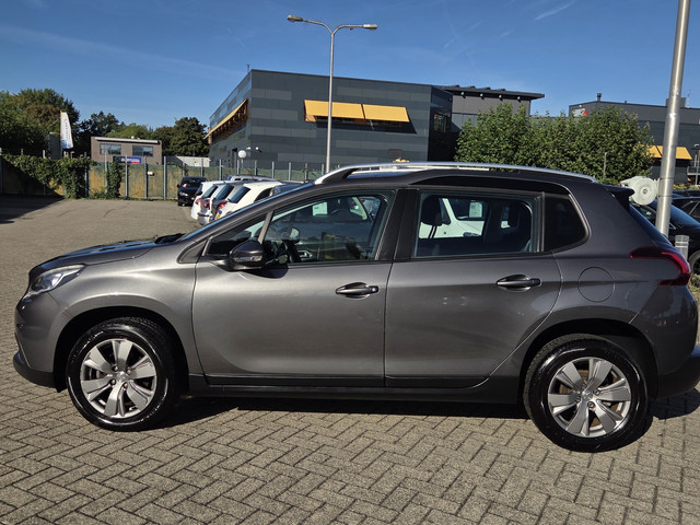 Foto 5 van Peugeot 2008 1.2 Blue Lion/PANO/NAVI/NEIUW DIS RIEM