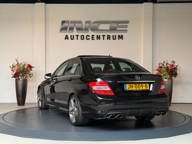 Foto 10 van Mercedes-Benz C-klasse AMG C63 6.2 V8 | Topstaat