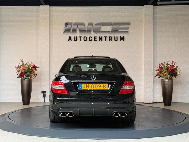 Foto 9 van Mercedes-Benz C-klasse AMG C63 6.2 V8 | Topstaat
