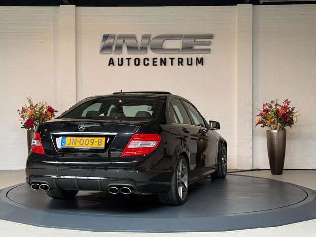Foto 8 van Mercedes-Benz C-klasse AMG C63 6.2 V8 | Topstaat