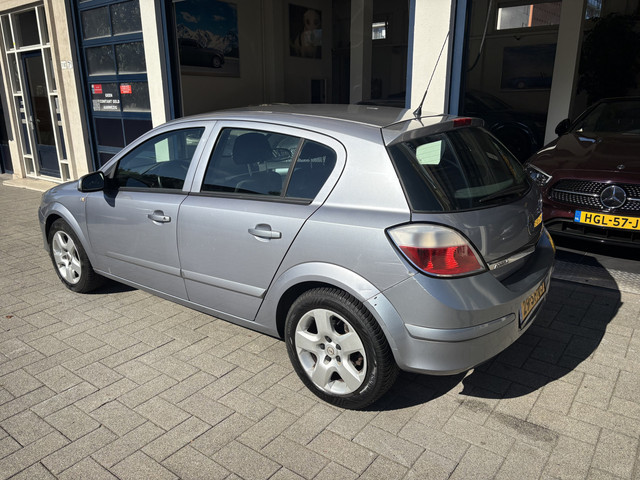 Foto 9 van Opel Astra 1.6 Edition APK 5/2027 (bj 2005)