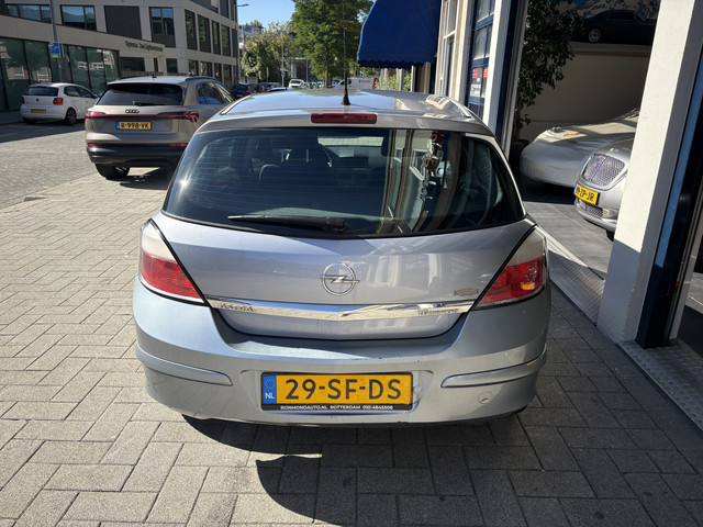 Foto 8 van Opel Astra 1.6 Edition APK 5/2027 (bj 2005)