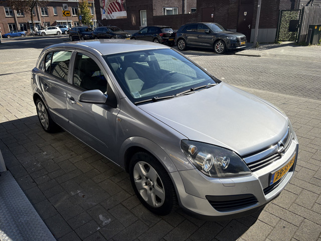 Foto 6 van Opel Astra 1.6 Edition APK 5/2027 (bj 2005)