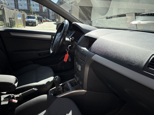 Foto 4 van Opel Astra 1.6 Edition APK 5/2027 (bj 2005)