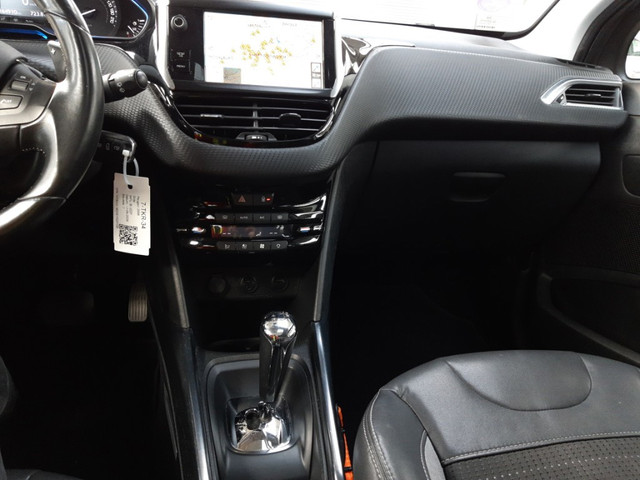 Peugeot 2008 1.2 VTi Allure Pack Premium Plus AUT PANO NAVI PSENSOR CRUISE 2 X SLEUTELS