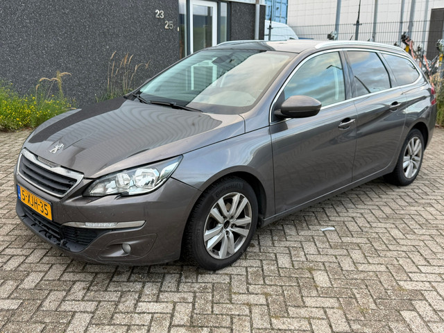 Foto 2 van Peugeot 308 SW 1.6 BlueHDI Blue Lease Executive 2014