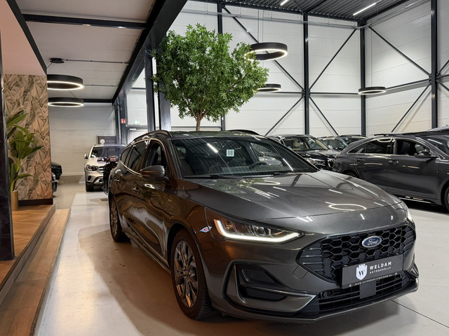 Foto 2 van Ford Focus Wagon 1.0 EcoBoost Mild-Hybrid ST-Line | Automaat | StuurVW | StoelVW | CarPlay | Navi |