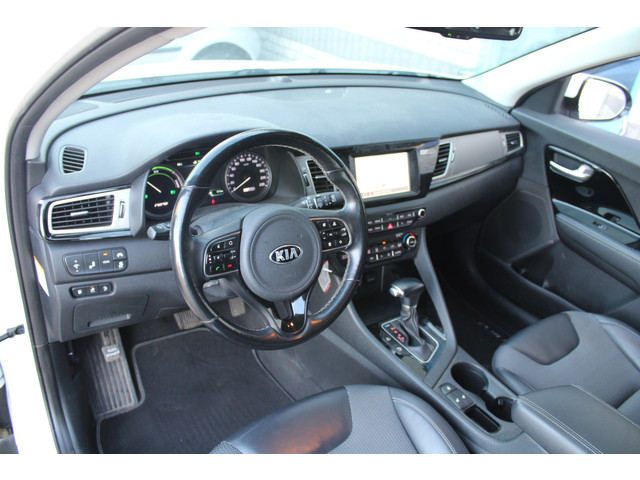 Foto 4 van Kia Niro 1.6 GDi PHEV DynamicLine Trekhaak Clima Navi Stoel- stuurverwarming