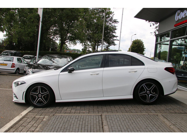 Foto 5 van Mercedes-Benz A-klasse 180 Business Solution AMG