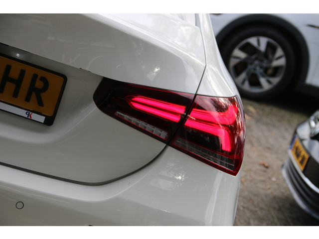 Foto 6 van Mercedes-Benz A-klasse 180 Business Solution AMG