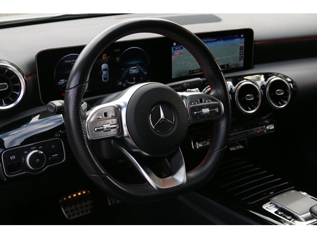 Foto 9 van Mercedes-Benz A-klasse 180 Business Solution AMG