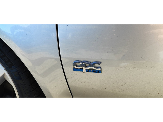Foto 9 van Opel Corsa 1.4-16V Cosmo bj 2010 OPC line airco
