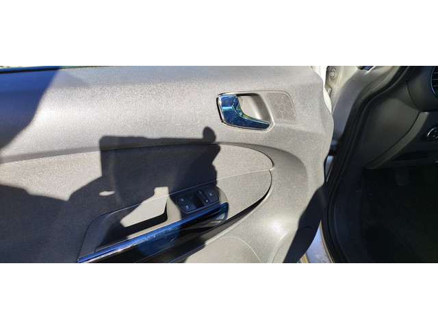 Foto 10 van Opel Corsa 1.4-16V Cosmo bj 2010 OPC line airco