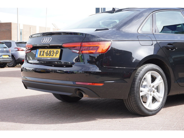 Foto 5 van Audi A4 Limousine 2.0 TFSI ultra Pro Line Automaat | Navigatie | Elek. Pakket | Zwart | Origineel NL