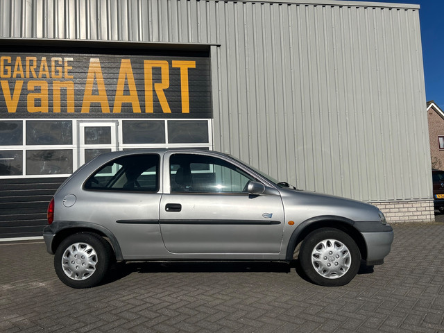 Foto 3 van Opel Corsa 1.2i-16V Strada | NAP | AUTOMAAT |