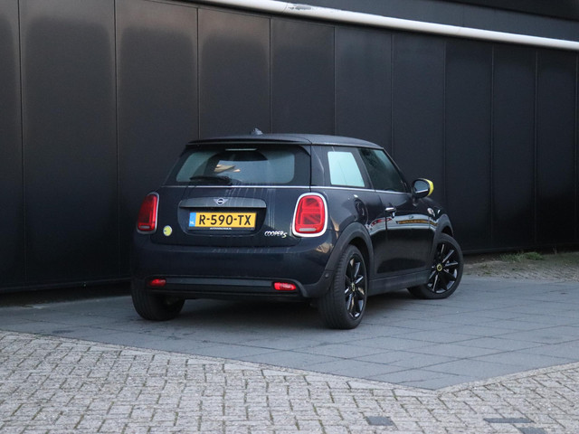 Foto 9 van MINI Electric cooper S 33 kWh | LEDER | PANO-DAK | CAMERA | H&K | HEAD-UP | CRUISE | NAVI | STOELVER