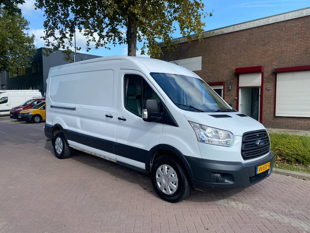 Foto 2 van Ford Transit 350 2.2 TDCI L3H2 Ambiente / 108.395 KM NAP / Airco / Camera / PDC / APK 20-2-2027 / 20