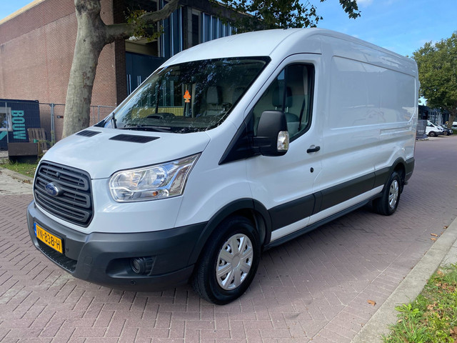 Foto 3 van Ford Transit 350 2.2 TDCI L3H2 Ambiente / 108.395 KM NAP / Airco / Camera / PDC / APK 20-2-2027 / 20
