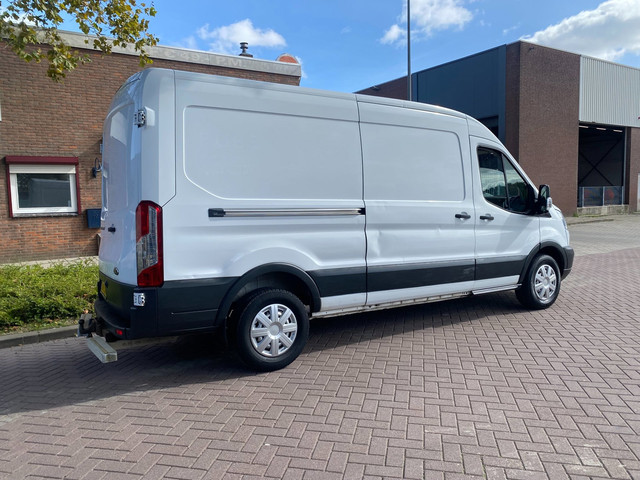 Foto 4 van Ford Transit 350 2.2 TDCI L3H2 Ambiente / 108.395 KM NAP / Airco / Camera / PDC / APK 20-2-2027 / 20