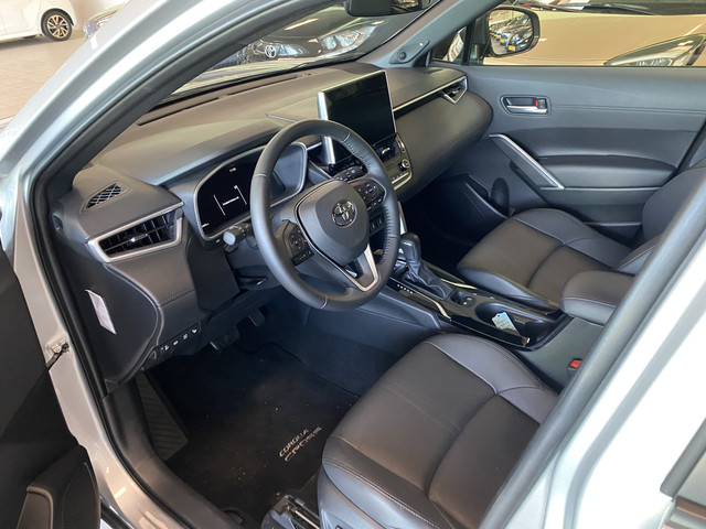 Foto 4 van Toyota Corolla Cross Hybrid 200 Executive | Leder | Navigatie | Dodehoek detectie | 360 graden camer