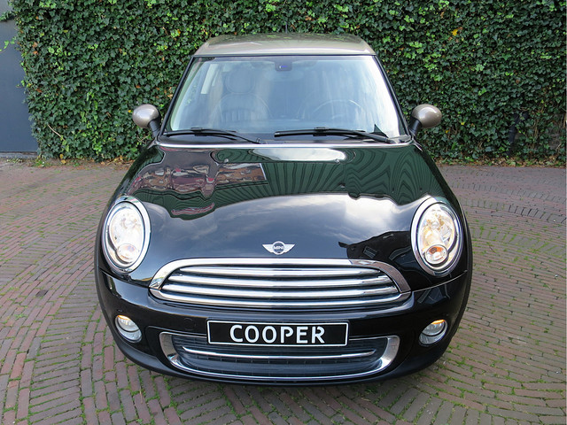 Foto 3 van MINI Clubman 1.6 Cooper BondStreet R55 LCI met Leder, Clima, afn. trekhaak en 17"