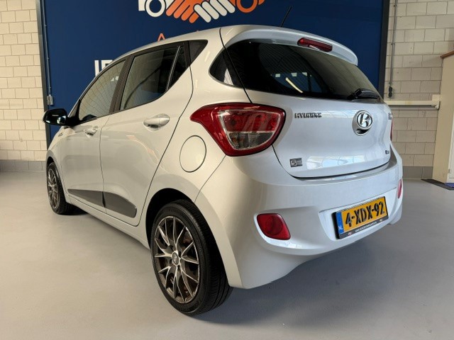 Foto 4 van Hyundai I10 1.0i i-Motion Premium /bj.2014 / kleur: grijs / NAP met 142036 km./ APK 09/2027 / climat