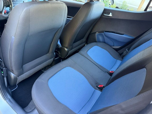 Foto 9 van Hyundai I10 1.0i i-Motion Premium /bj.2014 / kleur: grijs / NAP met 142036 km./ APK 09/2027 / climat