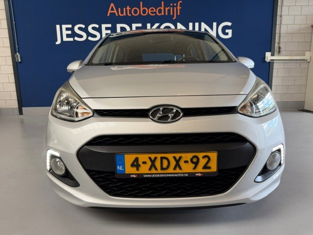 Foto 10 van Hyundai I10 1.0i i-Motion Premium /bj.2014 / kleur: grijs / NAP met 142036 km./ APK 09/2027 / climat