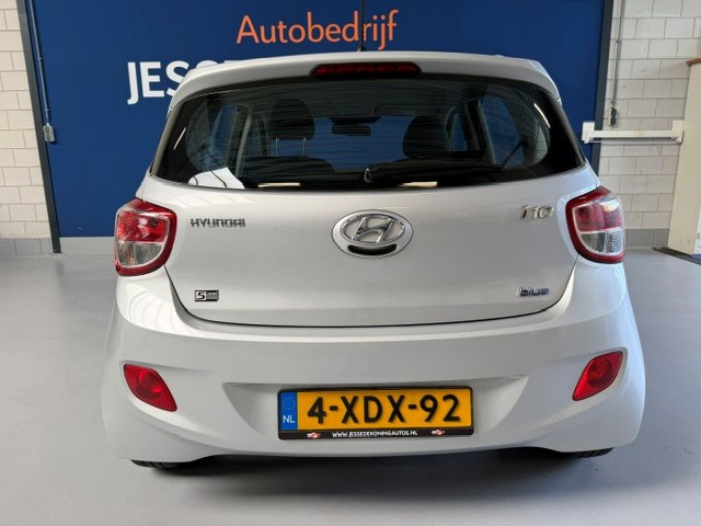 Hyundai I10 1.0i i-Motion Premium /bj.2014 / kleur: grijs / NAP met 142036 km./ APK 09/2027 / climat