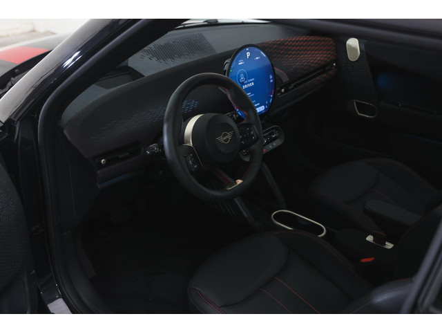 Foto 9 van MINI Hatchback Cooper SE / John Cooper Works / Pakket XL / John Cooper Works / Pakket XL / 18" JCW L