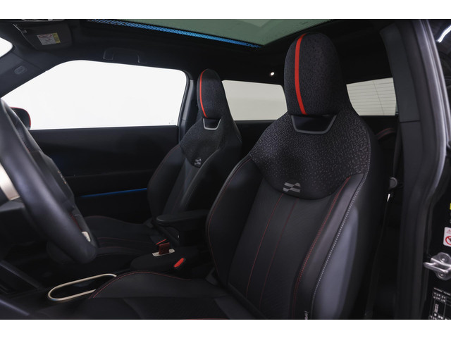 Foto 3 van MINI Hatchback Cooper SE / John Cooper Works / Pakket XL / John Cooper Works / Pakket XL / 18" JCW L